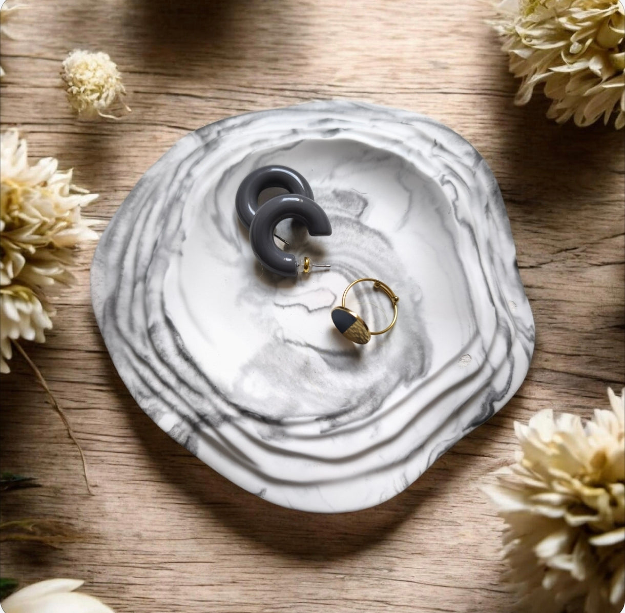Plateau bijoux gris marbré en Jesmonite – Home by maletim