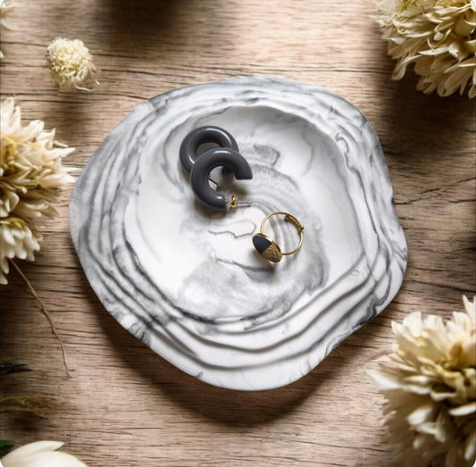 Plateau bijoux gris marbré en Jesmonite – Home by maletim